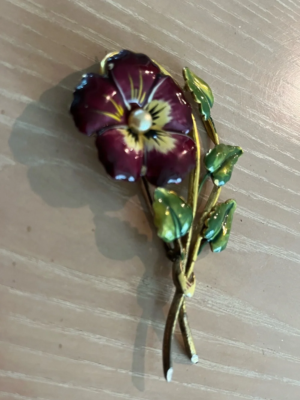 Vintage 1930s-1940s brooch. Dark reddish purple & yellow pansy.